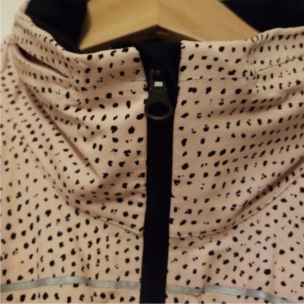Lululemon jacket - Picture 4 of 10